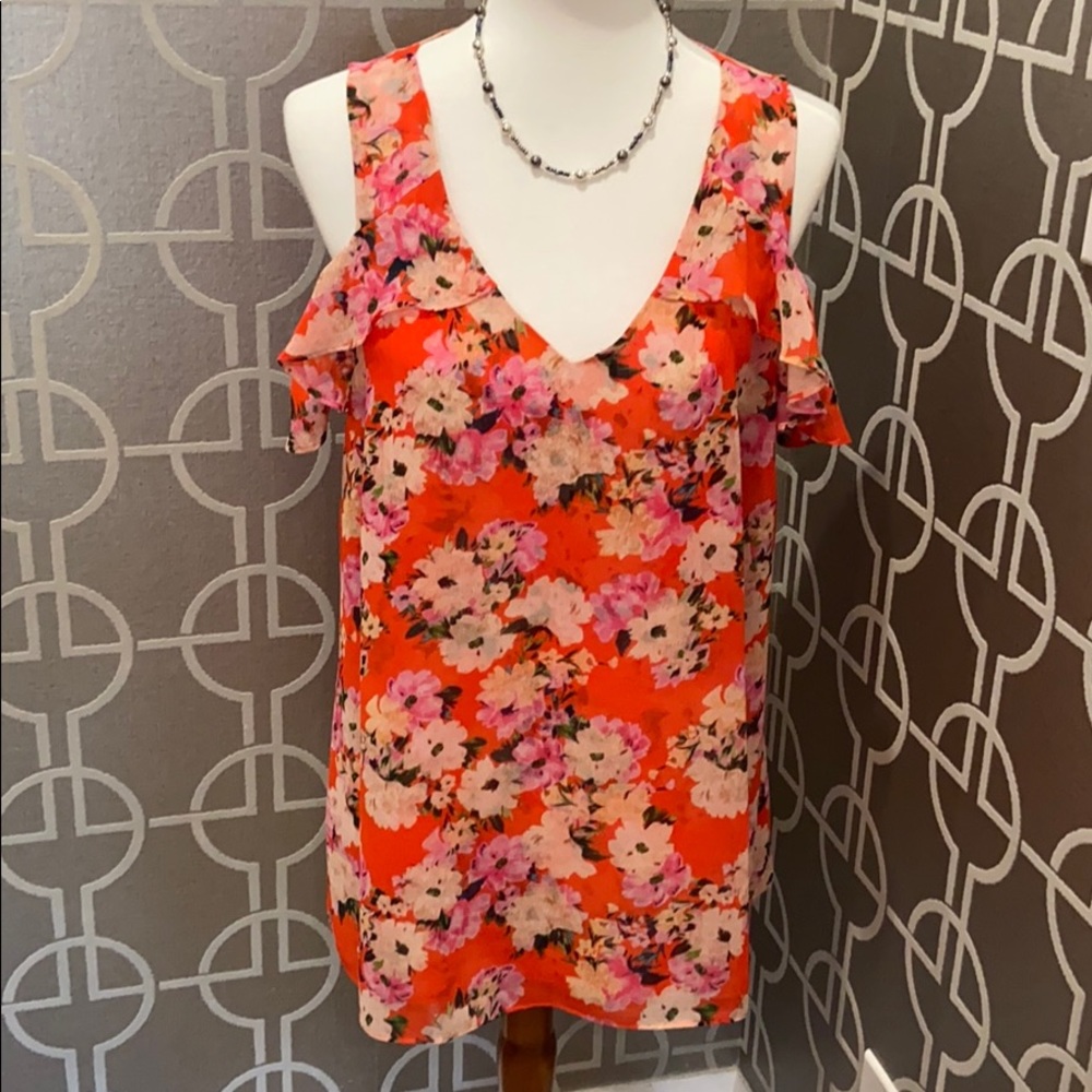 Cabi Red Lush Floral Cold Shoulder Top Size Large